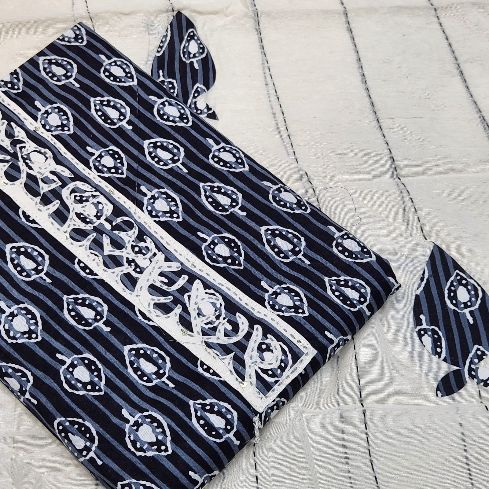 Applique duppatta 